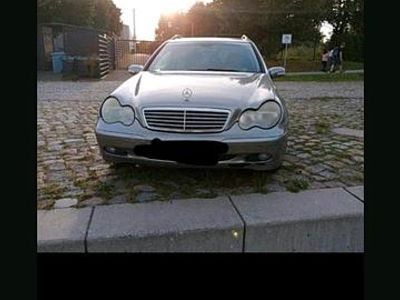 Gebraucht Mercedes C220 140 PS (102 kW) 2003 Silber Kombi