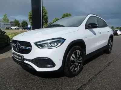 Gebraucht Mercedes GLA200 Progressive 150 PS (110 kW) 2022 Weiß SUV