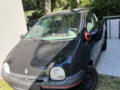 Używany Renault Twingo Expression 60 KM (44 kW) 2002 Czarny Hatchback
