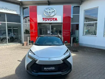 Gebraucht Toyota C-HR Team 223 PS (164 kW) 2025 Schneeweiß / dach schwarz SUV