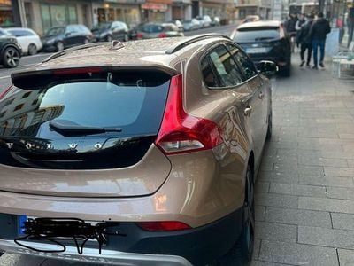 Second-hand Volvo V40 Momentum 190 CP (139 kW) 2014 Bej Berlinǎ