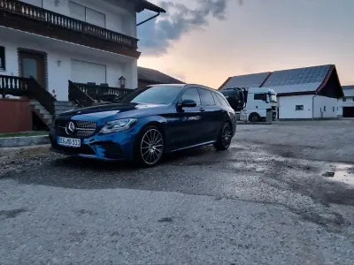 Gebraucht Mercedes C200 AMG line 184 PS (135 kW) 2018 Blau Kombi
