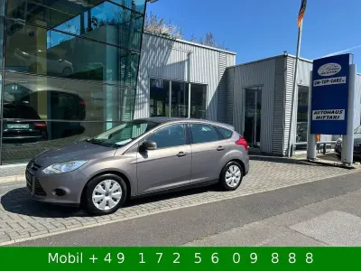 Gebraucht Ford Focus Trend 101 PS (74 kW) 2014 Brisbane braun (met.) (metallic) Limousine