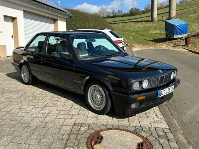 Używany BMW 325 Performance 170 KM (125 kW) 1990 Czarny Sedan/Limuzyna