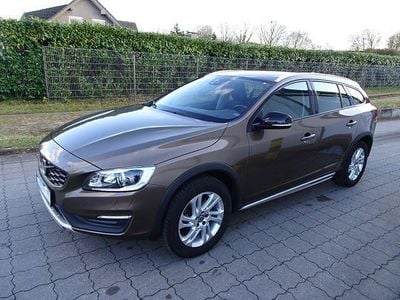 Gebraucht Volvo V60 CC Momentum 150 PS (110 kW) 2016 Kombi