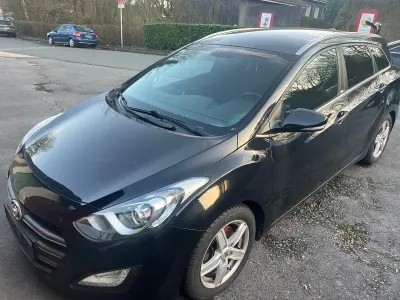 Usata Hyundai i30 Passion 110 CV (80 kW) 2016 Nero Station wagon