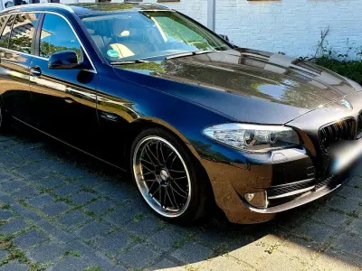 Gebraucht BMW 520 216 PS (158 kW) 2012 Schwarz Kombi
