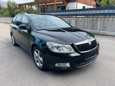 Gebraucht Skoda Octavia Elegance 160 PS (117 kW) 2010 Schwarz Kombi