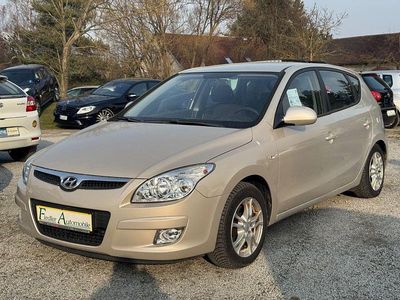 Gebraucht Hyundai i30 Comfort 109 PS (80 kW) 2008 Silber Limousine