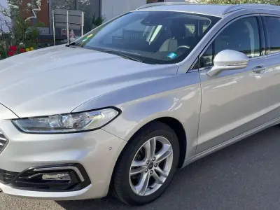 Gebraucht Ford Mondeo Titanium 150 PS (110 kW) 2019 Grau Limousine