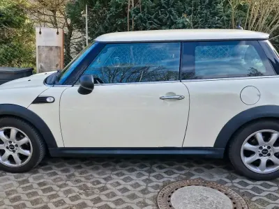 Używany Mini Cooper 95 KM (69 kW) 2009 Biały Hatchback