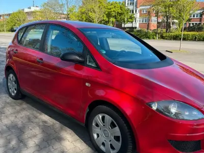 Second-hand Seat Altea 102 CP (75 kW) 2006 Roșu Monovolum