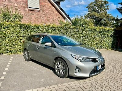 Toyota Auris Hybrid