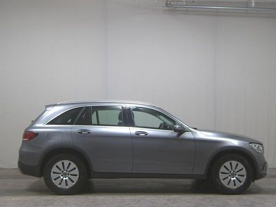 Grau Gebraucht 2021 Mercedes GLC200 SUV | 29.480 € (Superpreis)