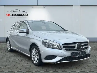 Gebraucht Mercedes A180 109 PS (80 kW) 2015 Polarsilber  metalliclack Kleinwagen