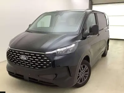 Gebraucht Ford Tourneo Titanium 136 PS (100 kW) 2025 Obsidianschwarz metallic Van / Kleinbus