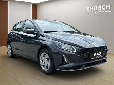 Neu Hyundai i20 Select 101 PS (74 kW) 2025 Grau Kleinwagen