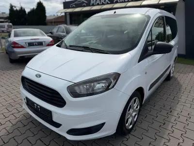 Gebraucht Ford Tourneo Courier 101 PS (74 kW) 2015 Weiß Van / Kleinbus