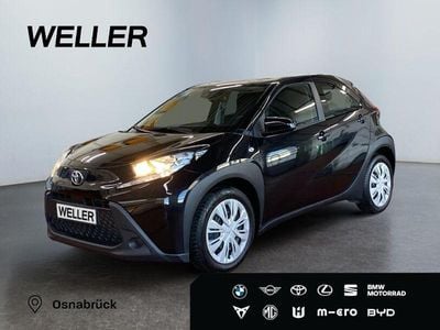 Mysticschwarz mica Gebraucht 2022 Toyota Aygo Play Kleinwagen | 13.990 € (Fairer Preis)