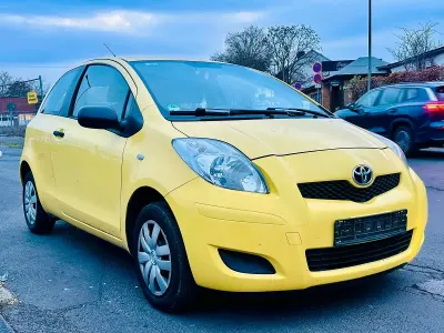 Używany Toyota Yaris Basis 69 KM (50 kW) 2009 Żółty Hatchback