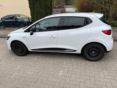 Gebraucht Renault Clio IV LIMITED 73 PS (53 kW) 2015 Weiß Kleinwagen