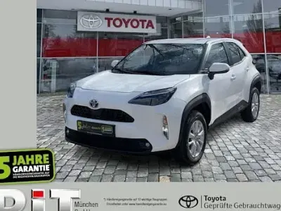 Gebraucht Toyota Yaris Cross Comfort 116 PS (85 kW) 2023 Weiß SUV