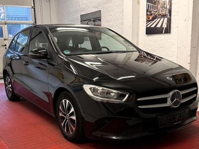 Gebraucht Mercedes B180 Business 116 PS (85 kW) 2022 Schwarz Van / Kleinbus