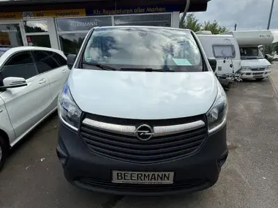 Gebraucht Opel Vivaro 145 PS (106 kW) 2018 Weiß Van / Kleinbus