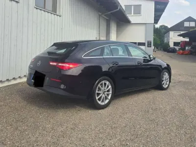 Gebraucht Mercedes CLA180 Shooting Brake Edition 136 PS (100 kW) 2022 Schwarz Kombi