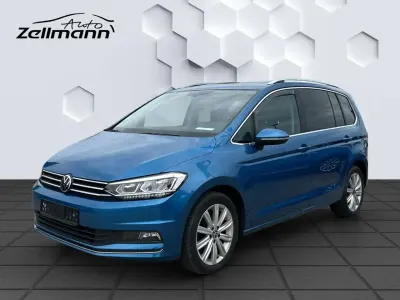 Gebraucht VW Touran Highline 150 PS (110 kW) 2020 Carribean blue Van / Kleinbus