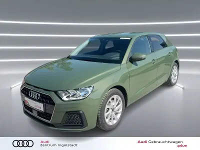 Gebraucht Audi A1 Sportback Advanced 116 PS (85 kW) 2025 Distriktgrün metallic Kleinwagen
