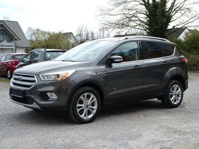 Gebraucht Ford Kuga Titanium 150 PS (110 kW) 2017 Grau SUV