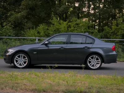 Gebraucht BMW 318 129 PS (94 kW) 2006 Grau Limousine