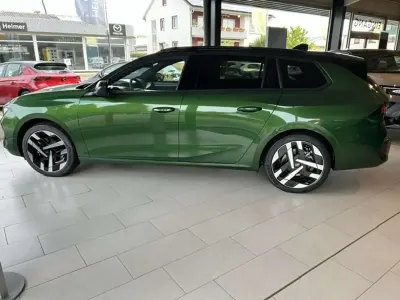 Neu Opel Astra Ultimate 114 kW (156 PS) 2026 Klover grün Kombi