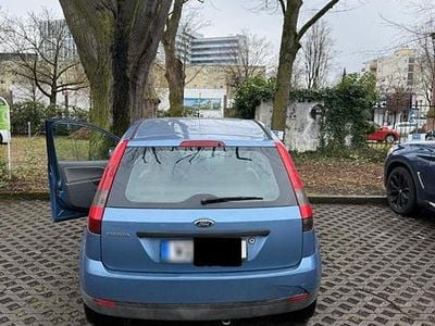 Gebraucht Ford Fiesta 90 PS (66 kW) 2003 Kleinwagen