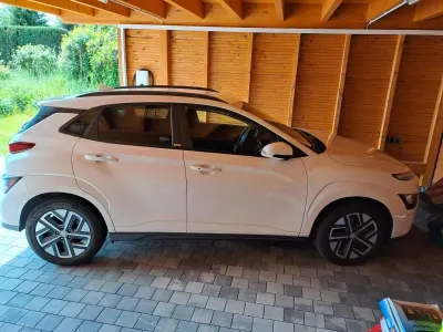 Gebraucht Hyundai Kona 100 kW (136 PS) 2021 Weiß SUV