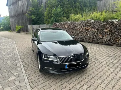 Gebraucht Skoda Superb Ambition 150 PS (110 kW) 2018 Schwarz Kombi