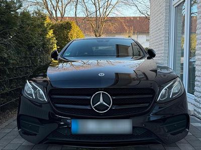 Second-hand Mercedes E300 AMG line 306 CP (225 kW) 2020 Negru Berlinǎ