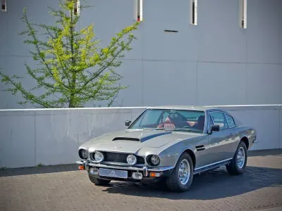 Gebraucht Aston Martin V8 325 PS (239 kW) 1977 Silber Coupé