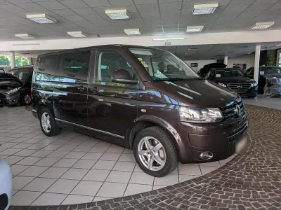 Gebraucht VW Multivan Highline 180 PS (132 kW) 2012 Braun Van / Kleinbus