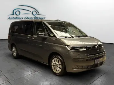 Gebraucht VW Multivan 204 PS (150 kW) 2024 Indiumgrau Van / Kleinbus