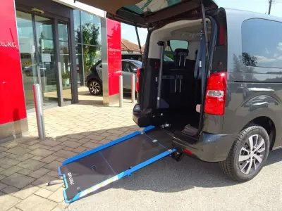 Neu Toyota Proace Verso 177 PS (130 kW) 2025 Grau Kombi