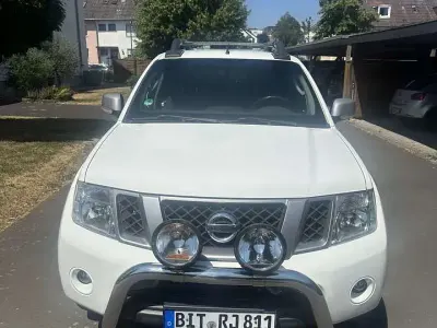 Gebraucht Nissan Navara 190 PS (139 kW) 2013 Weiß Pickup