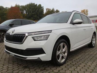 Weiß Gebraucht 2022 Skoda Kamiq Style SUV | 23.990 € (Etwas zu teuer)