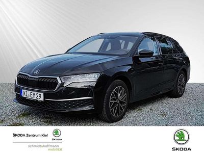 Gebraucht Skoda Octavia Tour 150 PS (110 kW) 2025 Blackmagic perleffekt Kombi