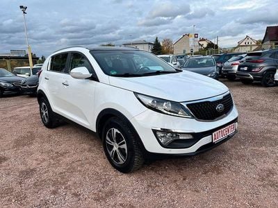 Weiß Gebraucht 2016 Kia Sportage DREAM-TEAM Edition SUV | 11.000 € (Fairer Preis)