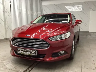 Gebraucht Ford Mondeo Titanium 165 PS (121 kW) 2019 Rot Limousine