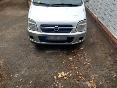 Gebraucht Opel Agila 70 PS (51 kW) 2006 Silber Kleinwagen