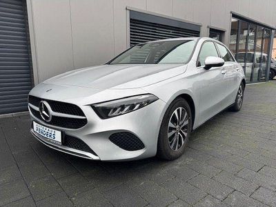 Gebraucht Mercedes A200 Progressive 163 PS (119 kW) 2023 Silber Limousine