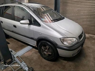 Usata Opel Zafira 125 CV (91 kW) 2001 Argento Monovolume